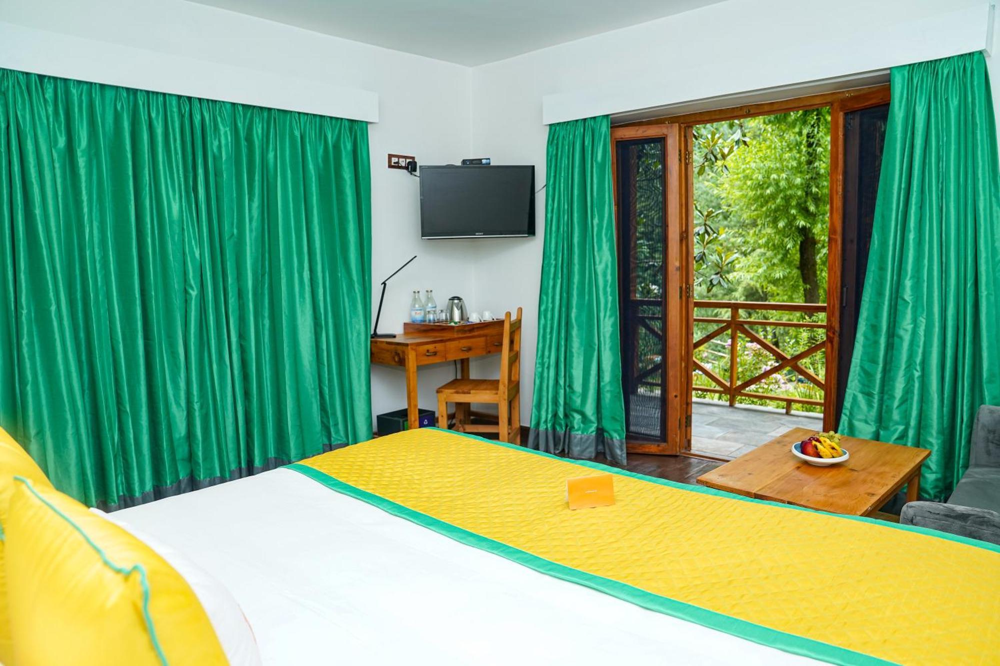 Отель Zone Connect By The Park, Manali Экстерьер фото
