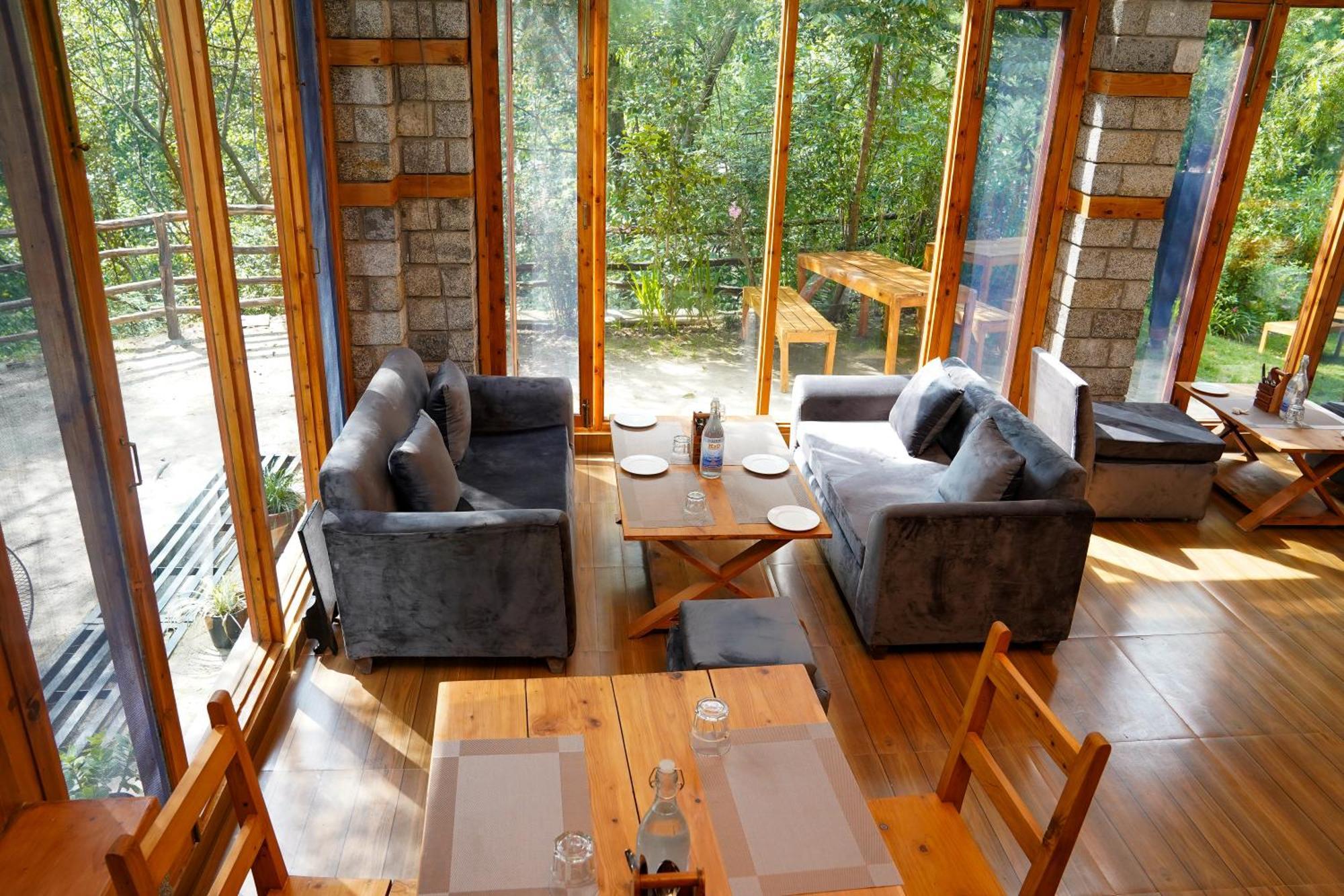 Отель Zone Connect By The Park, Manali Экстерьер фото