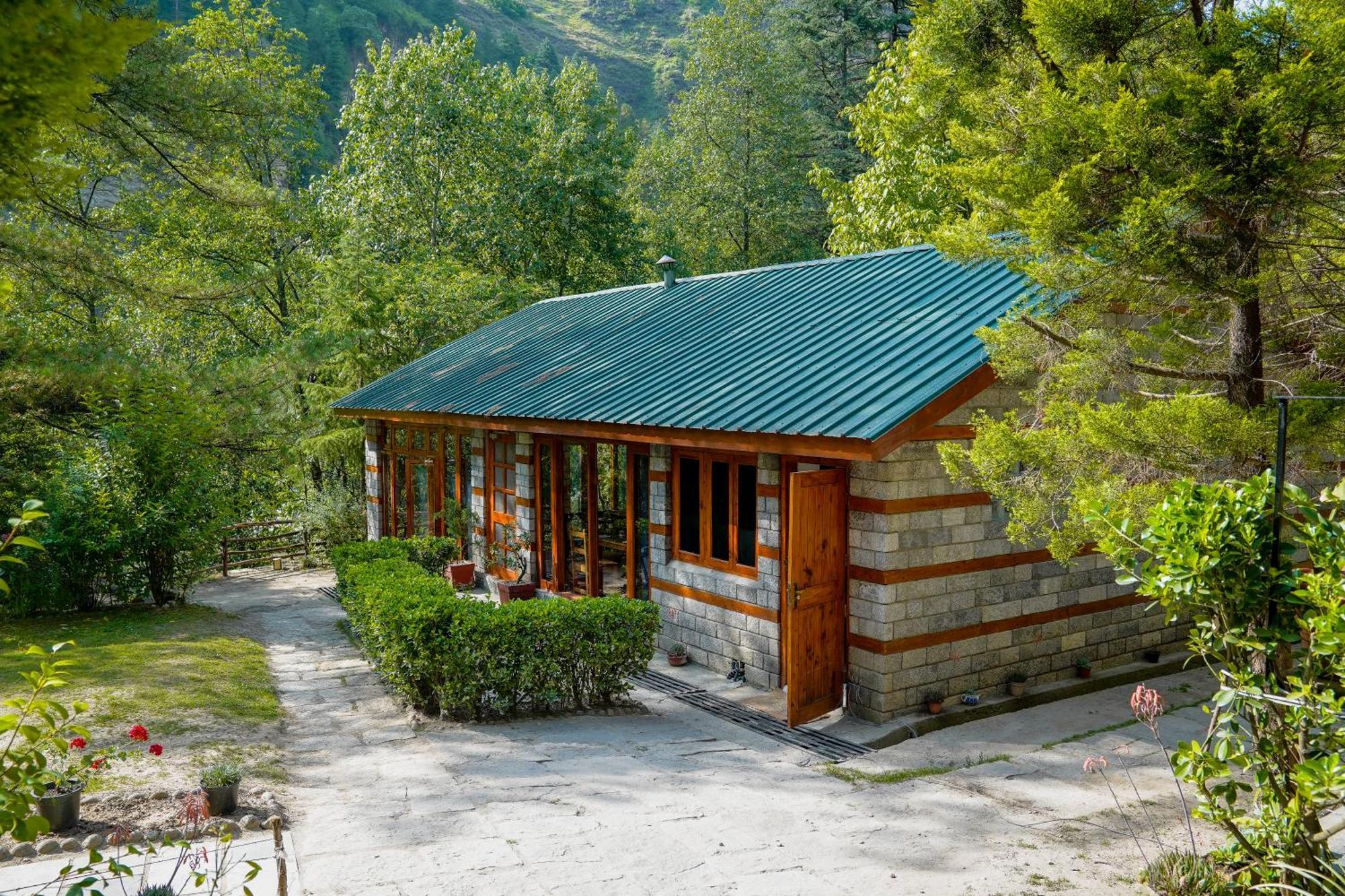 Отель Zone Connect By The Park, Manali Экстерьер фото