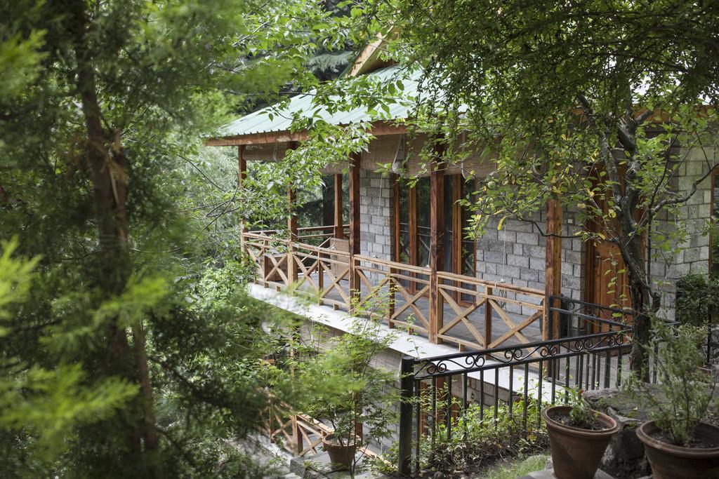 Отель Zone Connect By The Park, Manali Экстерьер фото
