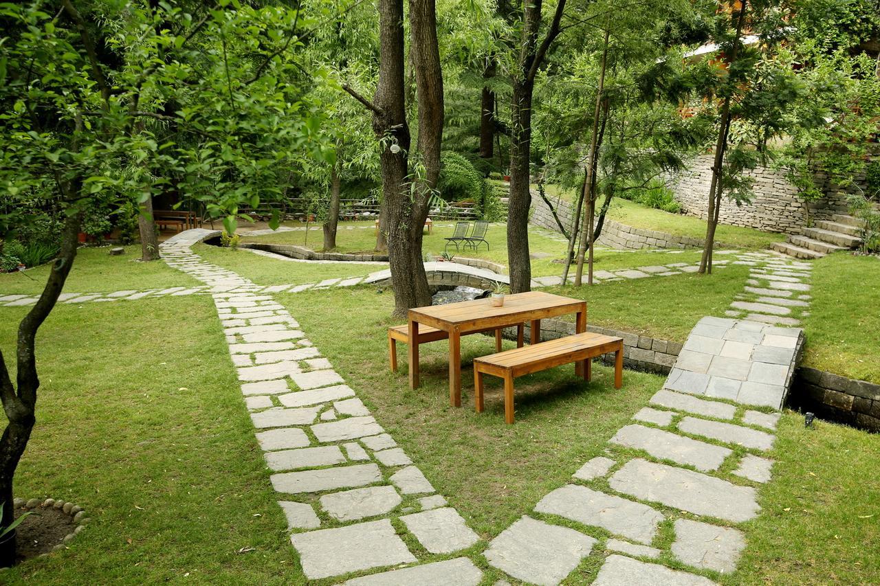Отель Zone Connect By The Park, Manali Экстерьер фото